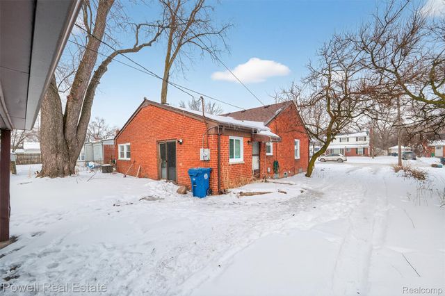 20491 Sumner, Redford Charter Township, MI 48240