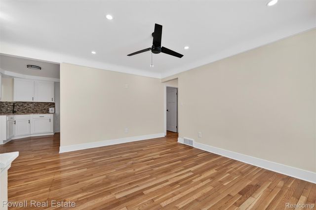 20491 Sumner, Redford Charter Township, MI 48240