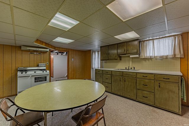 2807 N Red Bank Road, Evansville, IN 47720