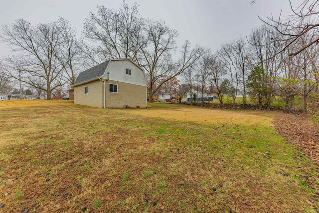 2807 N Red Bank Road, Evansville, IN 47720