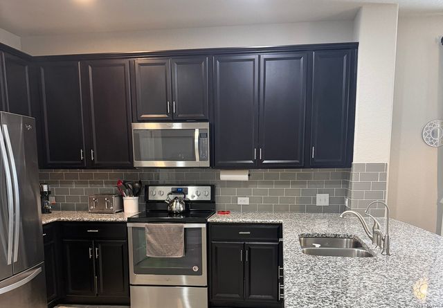 11327 DECIDEDLY, San Antonio, TX 78245
