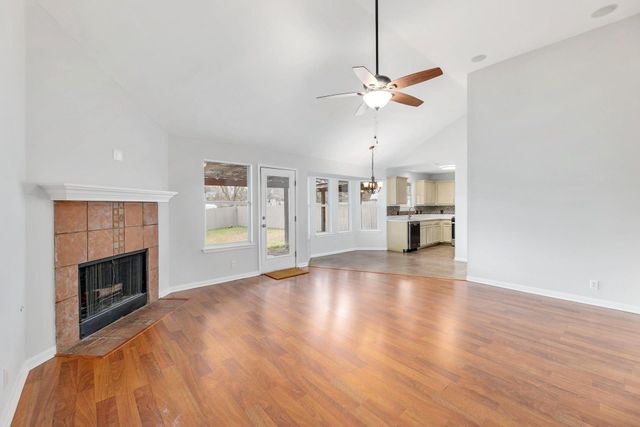 214 Crystal Knoll BLVD, Georgetown, TX 78626