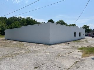 1930 N College Avenue, Fayetteville, AR 72703