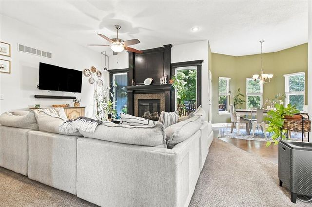 1115 N Glenview Avenue, Independence, MO 64056