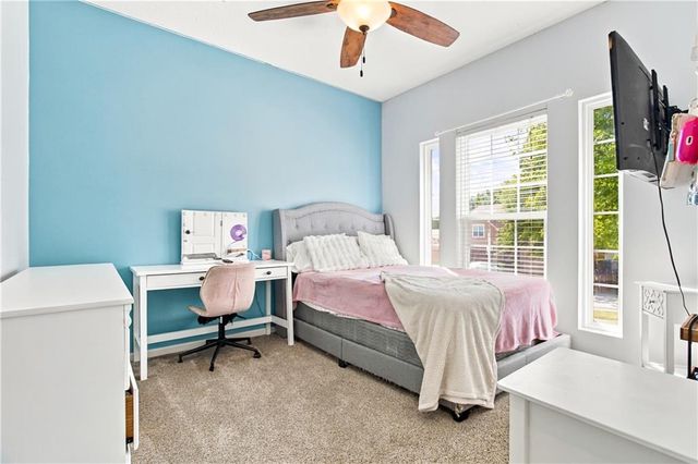 1115 N Glenview Avenue, Independence, MO 64056