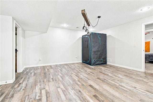 1115 N Glenview Avenue, Independence, MO 64056
