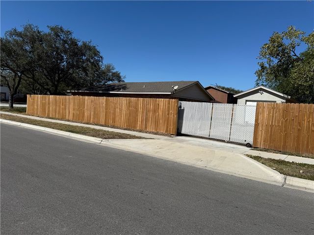 4122 Bascule Dr, Corpus Christi, TX 78416