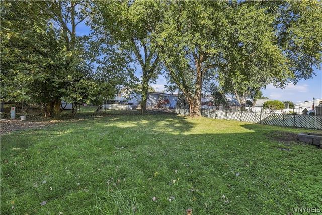 108 West Toulon Drive, Cheektowaga, NY 14227