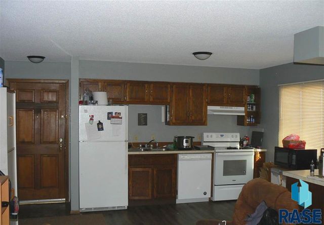 3005 S Cliff Ave Avenue, Sioux Falls, SD 57105