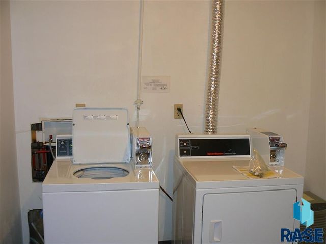 3005 S Cliff Ave Avenue, Sioux Falls, SD 57105