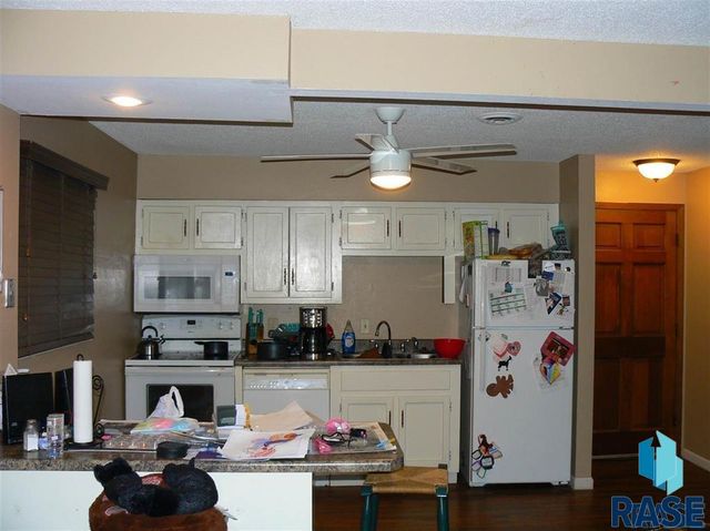 3005 S Cliff Ave Avenue, Sioux Falls, SD 57105