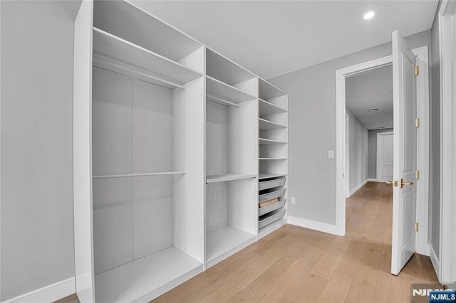 4 Crescent Court, Fort Lee, NJ 07024