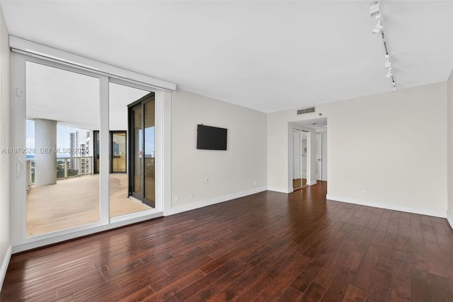 3600 Yacht Club Dr 1802, Aventura, FL 33180