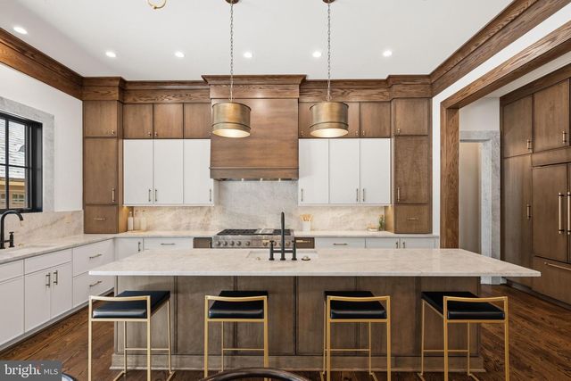 3022 44TH PL NW, Washington, DC 20016