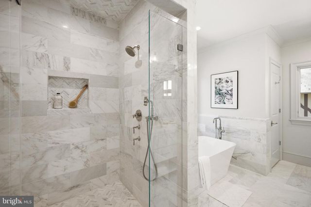 3022 44TH PL NW, Washington, DC 20016