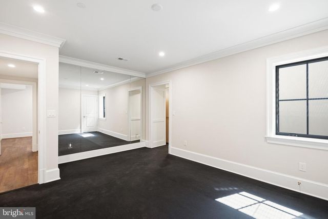 3022 44TH PL NW, Washington, DC 20016