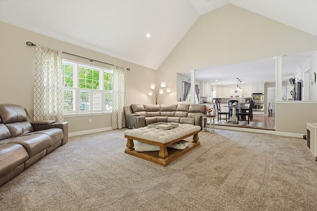42 Shining Rock Dr, Northbridge, MA 01534