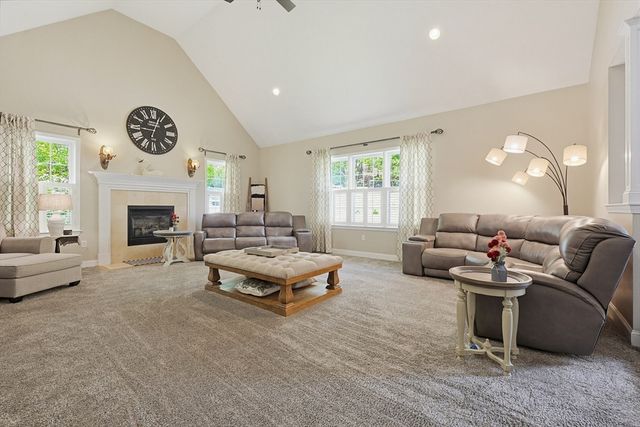 42 Shining Rock Dr, Northbridge, MA 01534