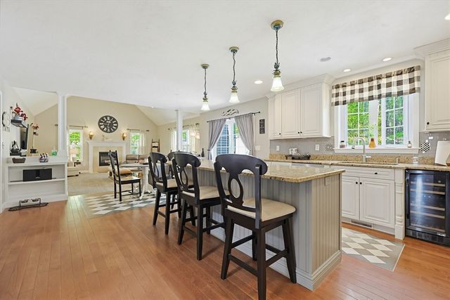 42 Shining Rock Dr, Northbridge, MA 01534