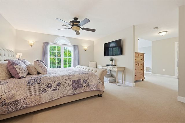42 Shining Rock Dr, Northbridge, MA 01534