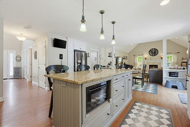 42 Shining Rock Dr, Northbridge, MA 01534