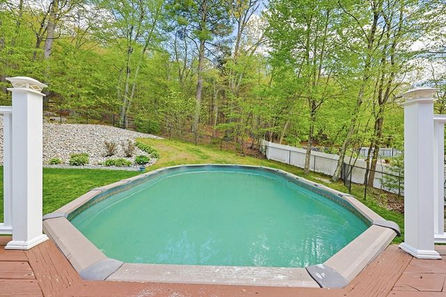 42 Shining Rock Dr, Northbridge, MA 01534