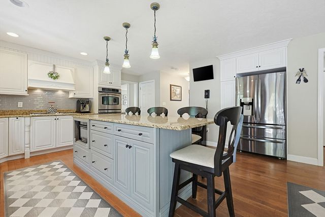 42 Shining Rock Dr, Northbridge, MA 01534