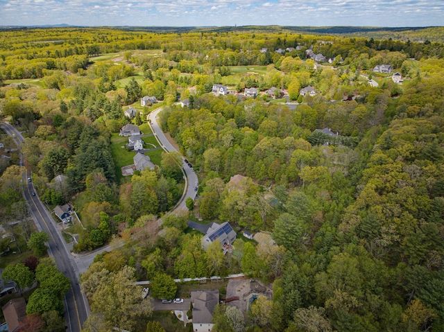 42 Shining Rock Dr, Northbridge, MA 01534