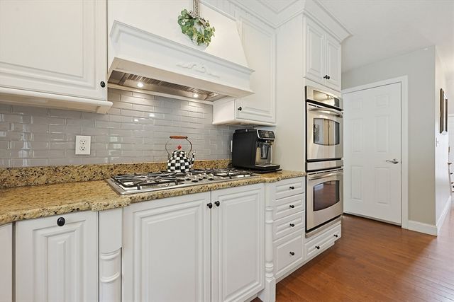 42 Shining Rock Dr, Northbridge, MA 01534