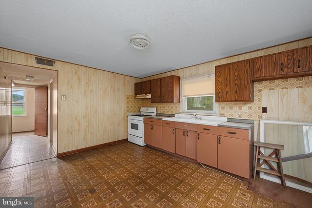 470 SHERIDAN AVE, Vineland, NJ 08360