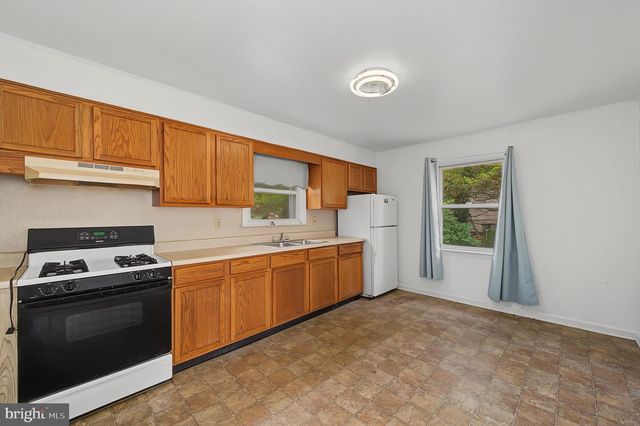 470 SHERIDAN AVE, Vineland, NJ 08360