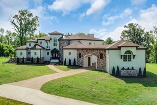 1477 S Harpeth Rd, Kingston Springs, TN 37082