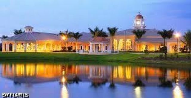 3687 El Segundo CT, Naples, FL 34109