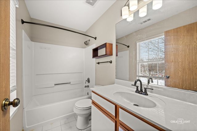 2477 Smithfield Court, Aurora, IL 60503