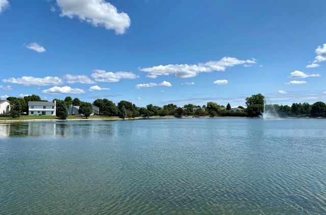 2477 Smithfield Court, Aurora, IL 60503