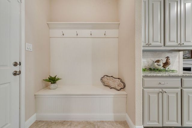 13 Mapleridge Drive, Edgecliff Village, TX 76134