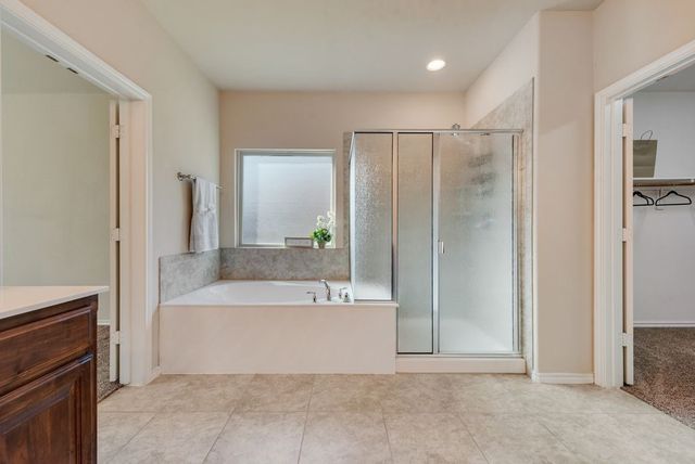 13 Mapleridge Drive, Edgecliff Village, TX 76134