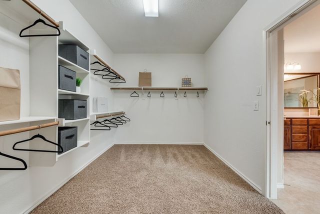 13 Mapleridge Drive, Edgecliff Village, TX 76134