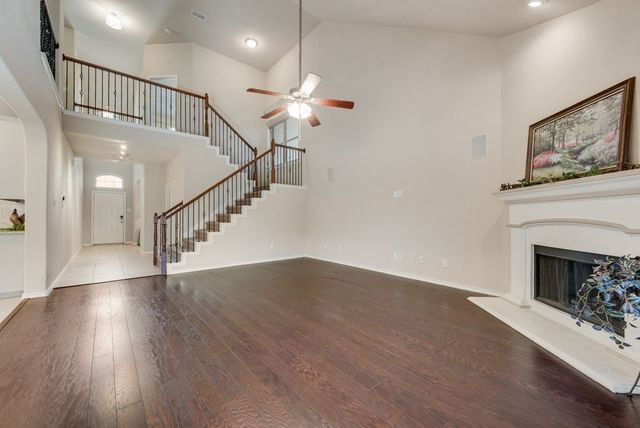 13 Mapleridge Drive, Edgecliff Village, TX 76134