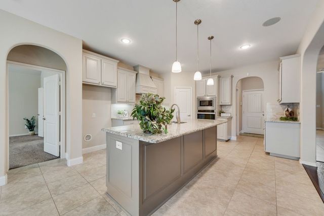 13 Mapleridge Drive, Edgecliff Village, TX 76134