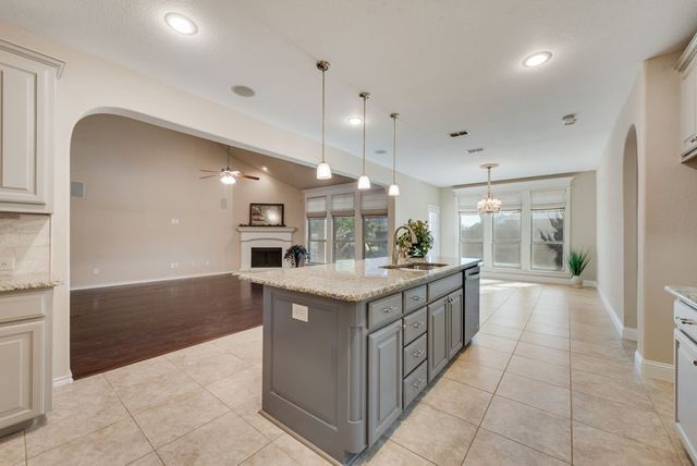 13 Mapleridge Drive, Edgecliff Village, TX 76134