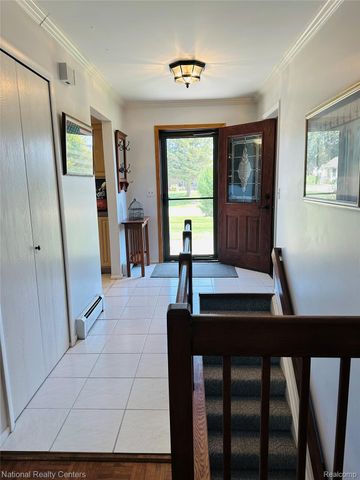 9870 Cambridge Court 2, Green Oak Township, MI 48178