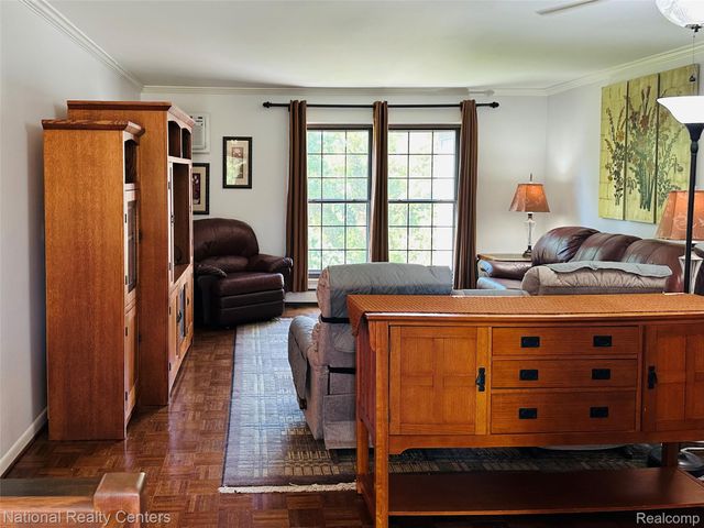 9870 Cambridge Court 2, Green Oak Township, MI 48178