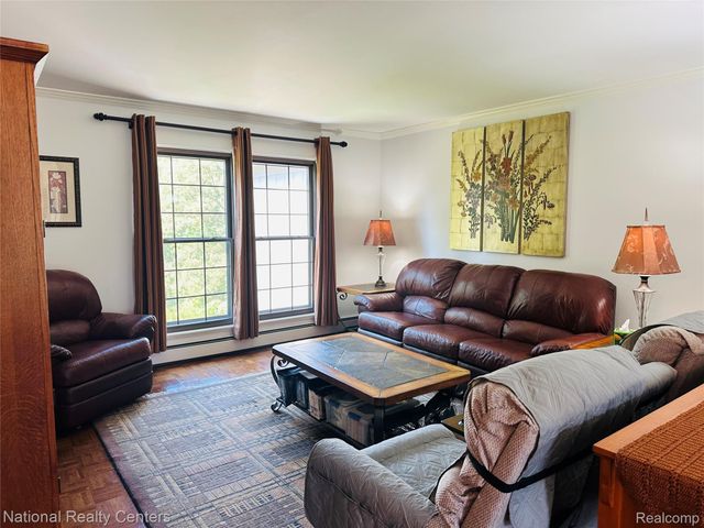 9870 Cambridge Court 2, Green Oak Township, MI 48178