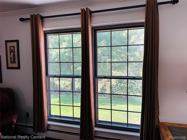 9870 Cambridge Court 2, Green Oak Township, MI 48178