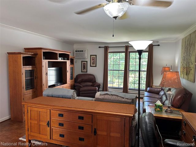 9870 Cambridge Court 2, Green Oak Township, MI 48178