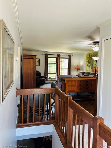 9870 Cambridge Court 2, Green Oak Township, MI 48178