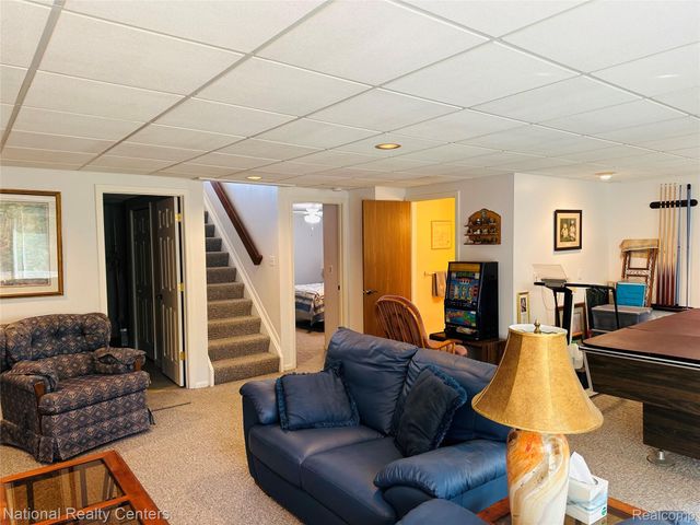 9870 Cambridge Court 2, Green Oak Township, MI 48178