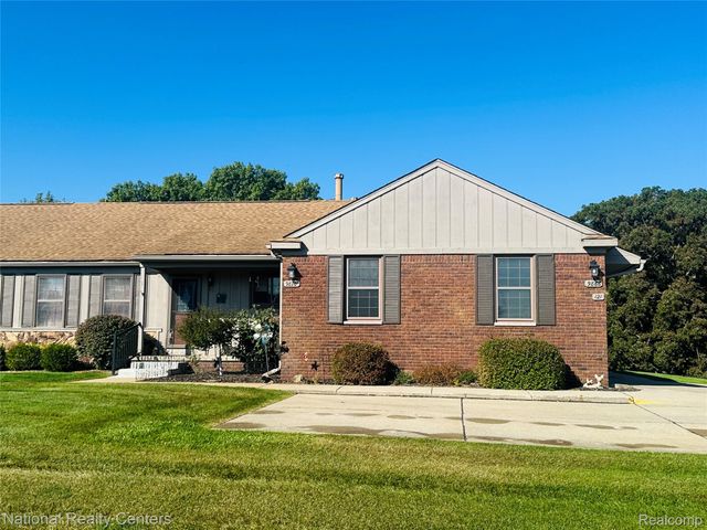 9870 Cambridge Court 2, Green Oak Township, MI 48178
