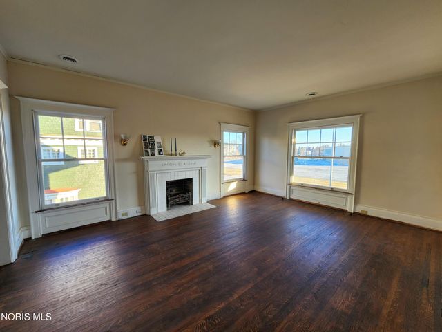 424 Winthrop Street, Toledo, OH 43620